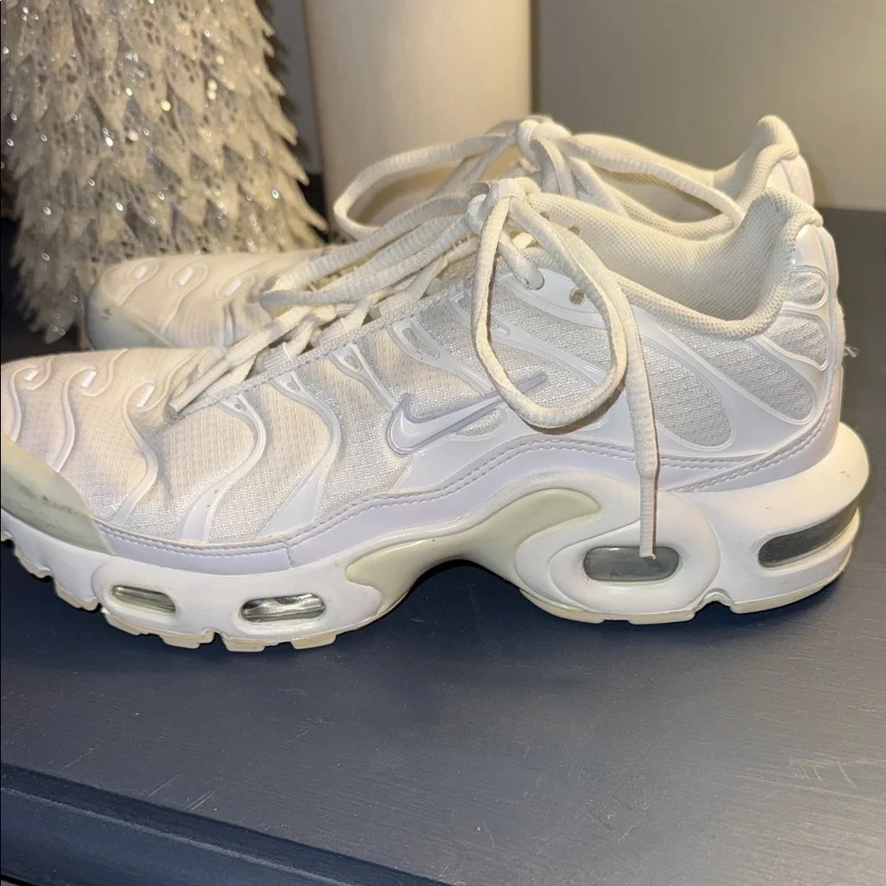 Nike TN AIR SB ZOOM WHITE MIDS Sneakers Youth 6 athletic athleisure minimalist